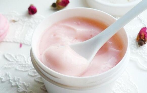 Rejuvenating yogurt mask